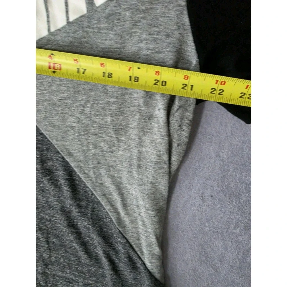 Nike Men Shirt XL Gray White Colorblock Logo Short Sleeve Crew Neck Tee